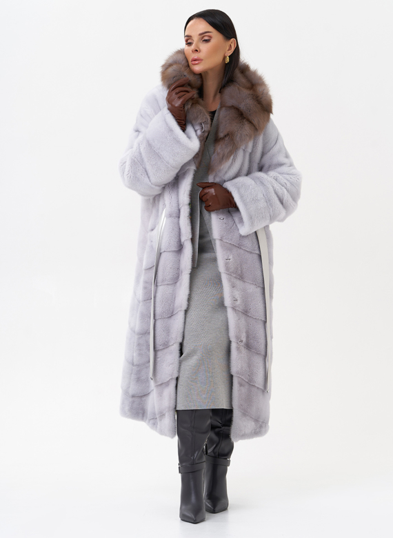 Норковая шуба с капюшоном из меха куницы