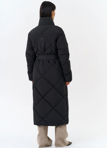 Женский пуховик с воротником шаль
