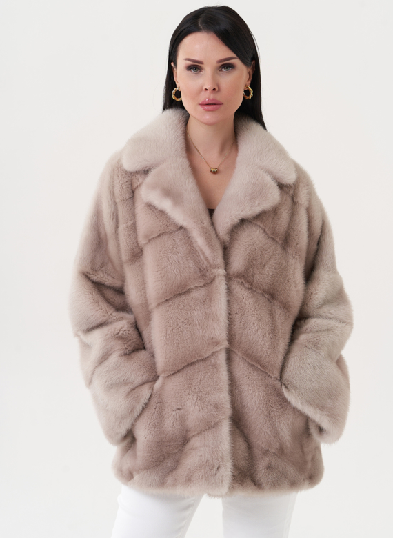 Укороченная шуба из меха норки с английским воротником