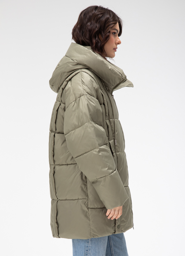 Женский пуховик с капюшоном  модель № 28007 универмаг малина