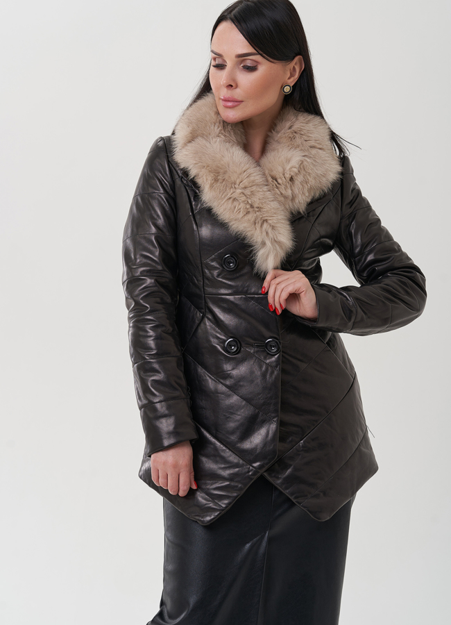 Кожаная куртка на пуговицах с английским воротником, отделка песец модель № 17811 универмаг малина