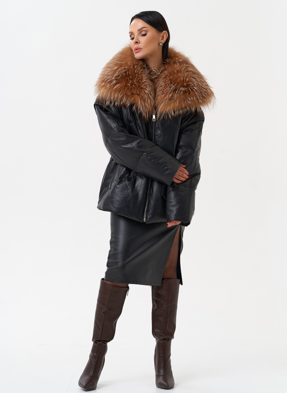 Женский кожаный пуховик с отделкой из натурального меха