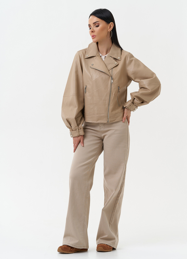 Куртка косуха из эко кожи бежевого цвета модель № 30309 в рассрочку