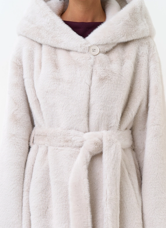 Женская шуба из эко меха с капюшоном фото