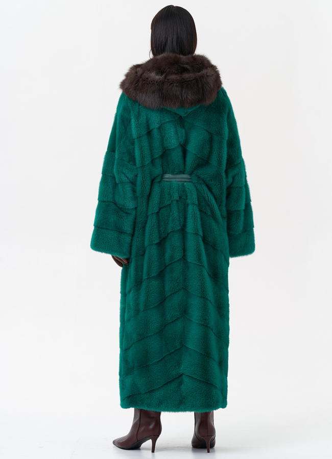 Норковая шуба с капюшоном из меха куницы модель № 29253 универмаг малина