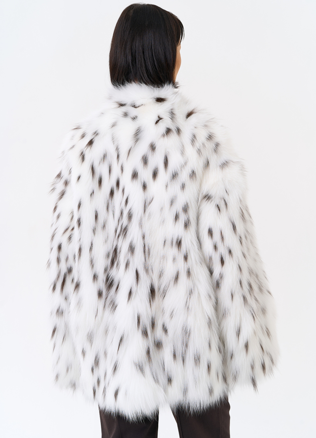 Шуба из лисы с инкрустацией под рысь модель № 31855 в кредит