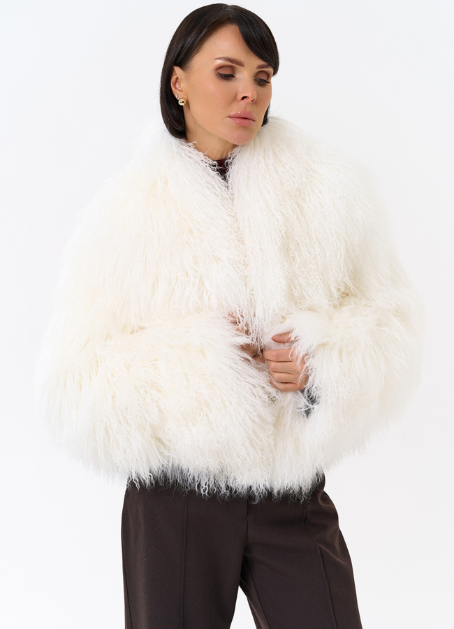 Белая шуба из ламы модель № 31038 универмаг малина