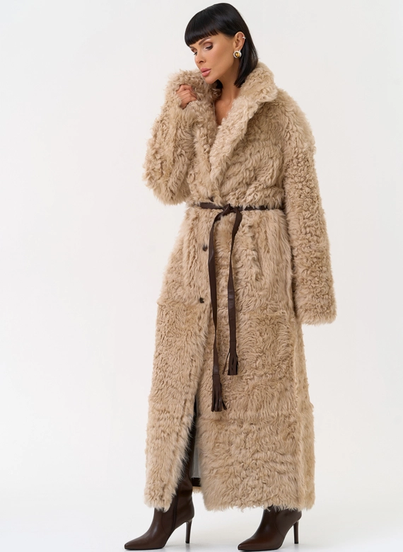 Женская двухсторонняя дубленка с декоративным поясом