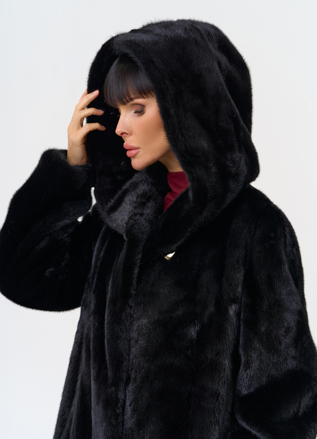 Женская шуба из скандинавской норки с капюшоном модель № 31635 универмаг малина