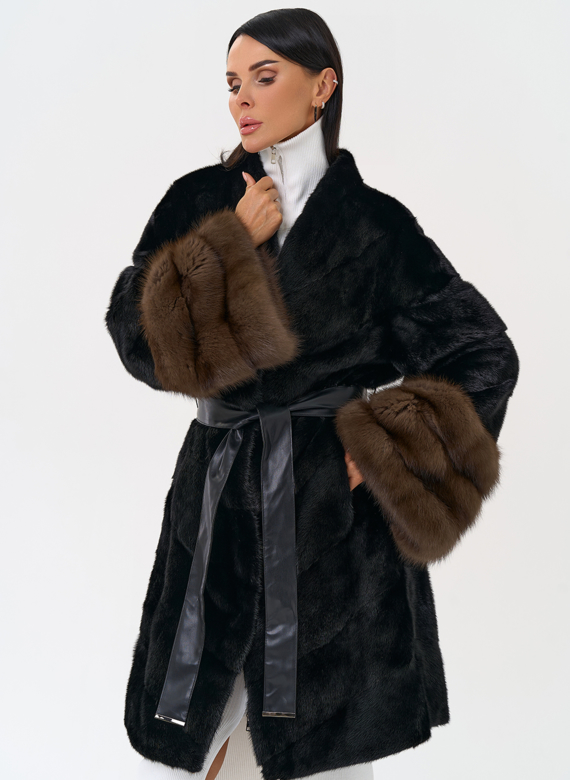 Норковая шуба с манжетами из меха куницы