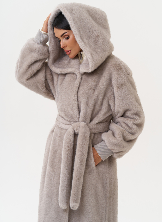 Женская шуба из эко меха с капюшоном