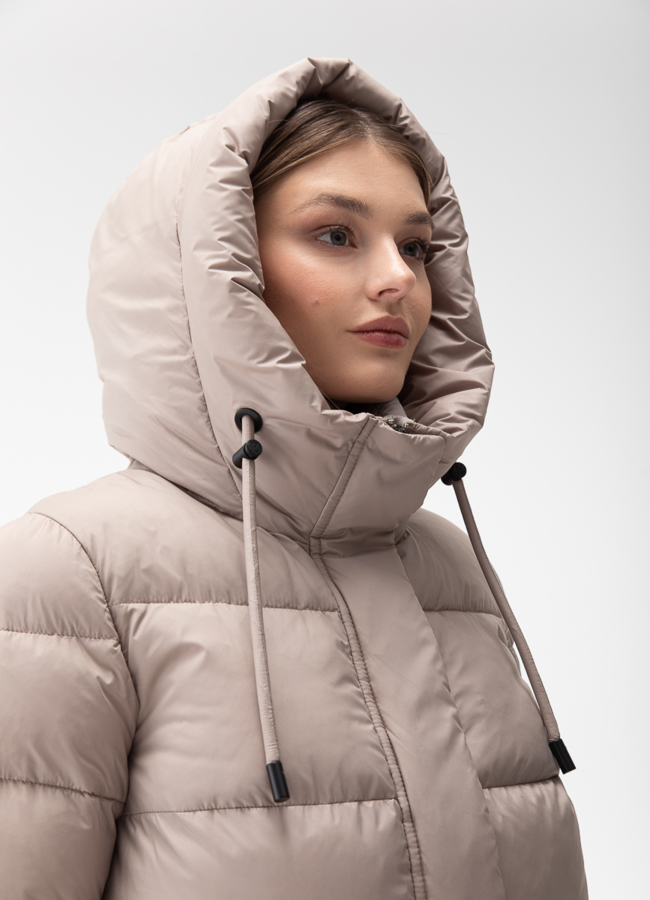 Женский пуховик с капюшоном  модель № 28410 универмаг малина