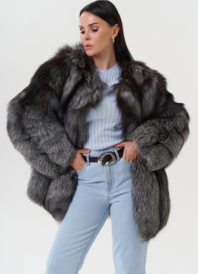 Шуба оверсайз из меха чернобурки модель № 27616 меха малина