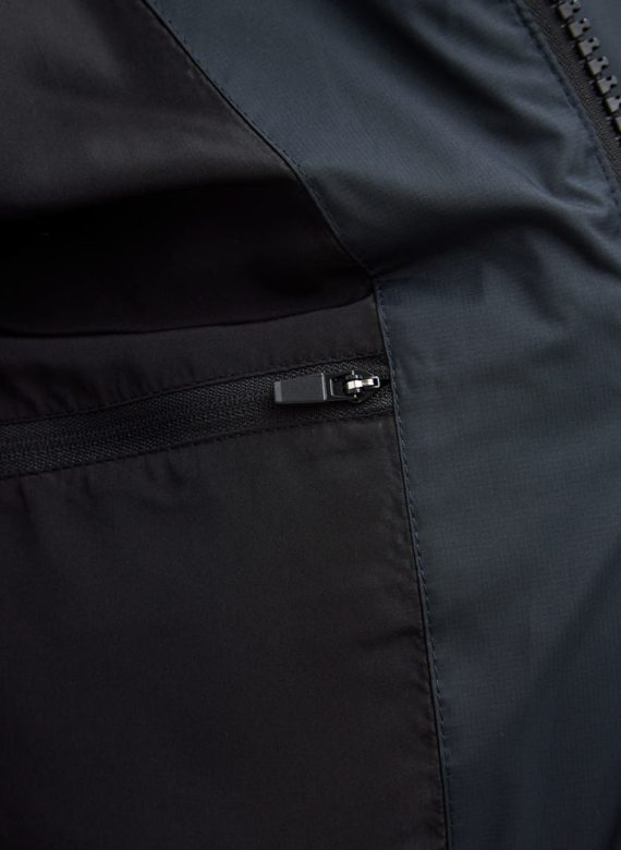 Мужской пуховик с капюшоном больших размеров