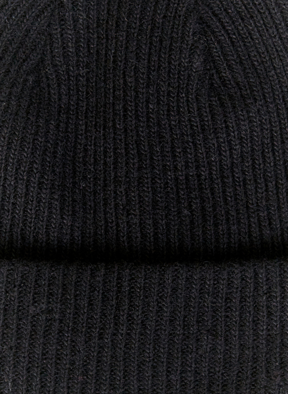 Шапка мужская черного цвета