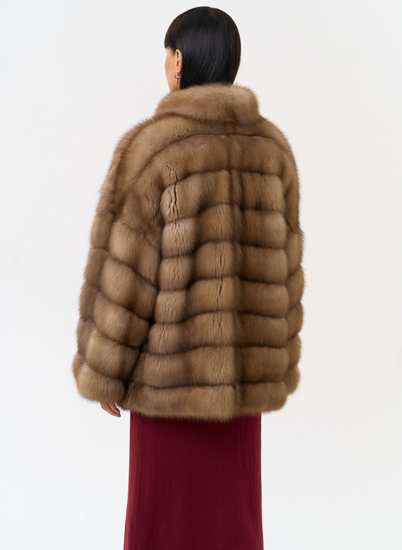 Женская шуба из куницы с воротником