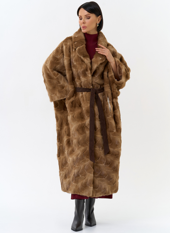 Шуба из меха норки с английским воротником